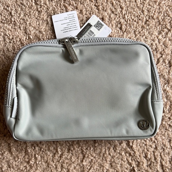 lululemon athletica Handbags - NWT EVERYWHERE BELT BAG